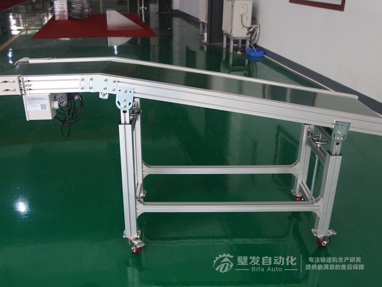 機械手配套帶平臺斜坡輸送線