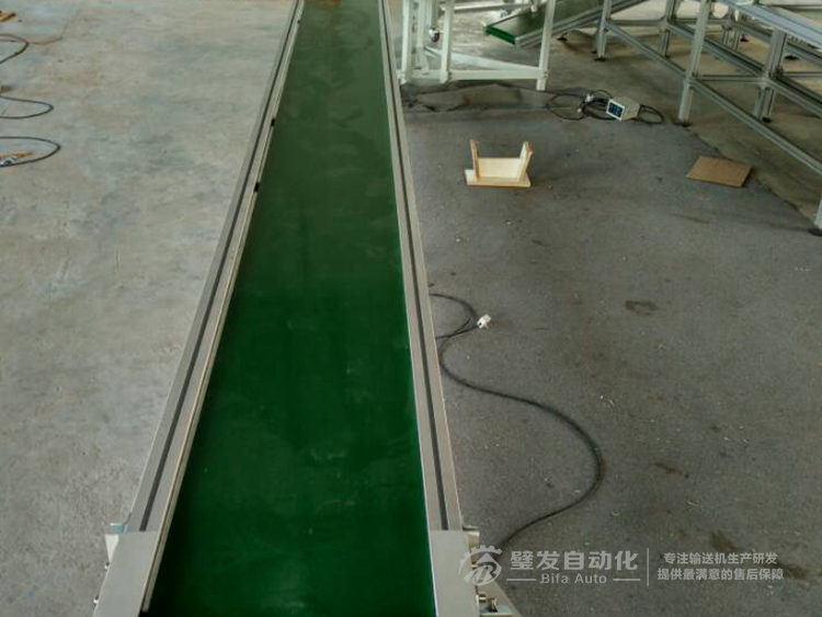 180度轉彎機銜接直線輸送機