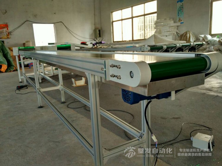 180度轉彎機銜接直線輸送機