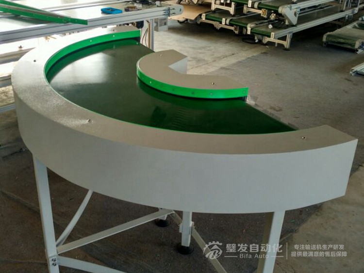 180度轉彎機銜接直線輸送機