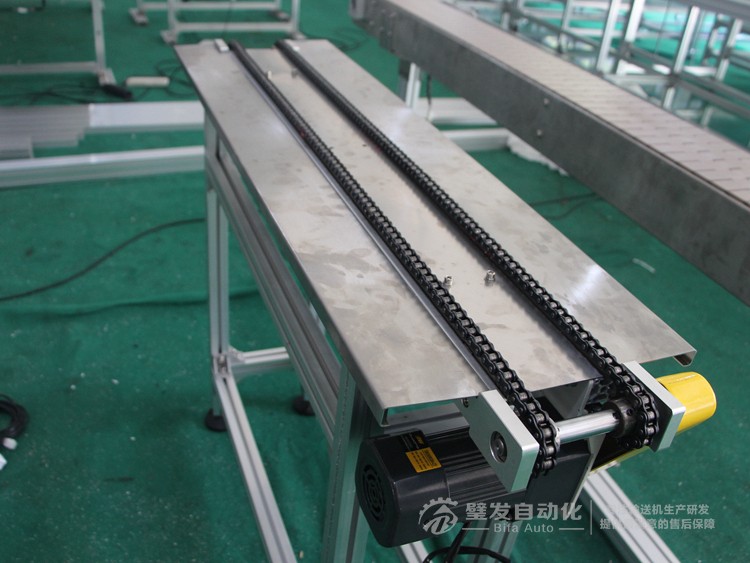 兩側(cè)加工作臺非標鏈條輸送機